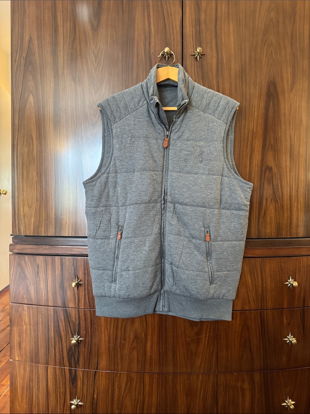 Men's Quilted Gray Sleeveless Puffer Vest